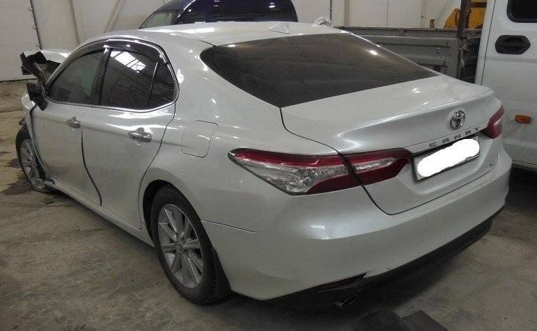 Toyota Camry 2021