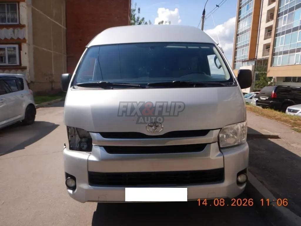 Toyota HiAce 2015