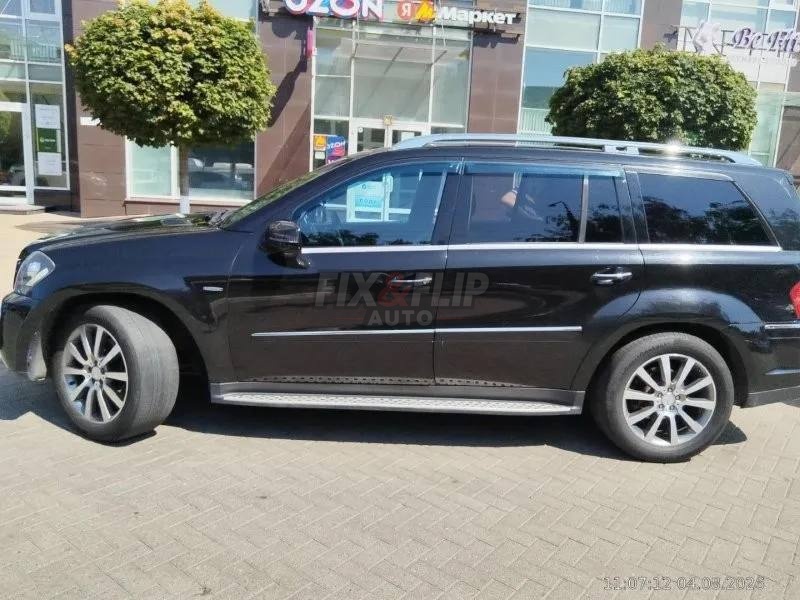 Mercedes-Benz GL350 2011