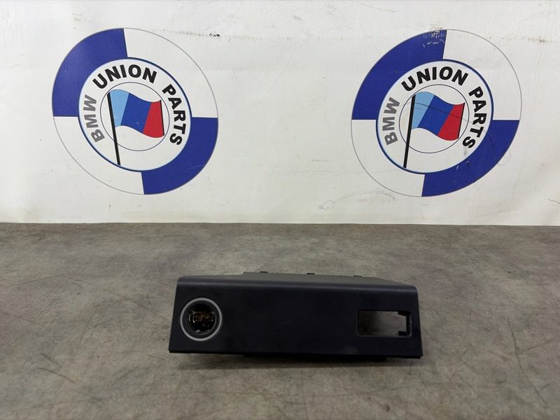 Прикуриватель BMW 2 U06
