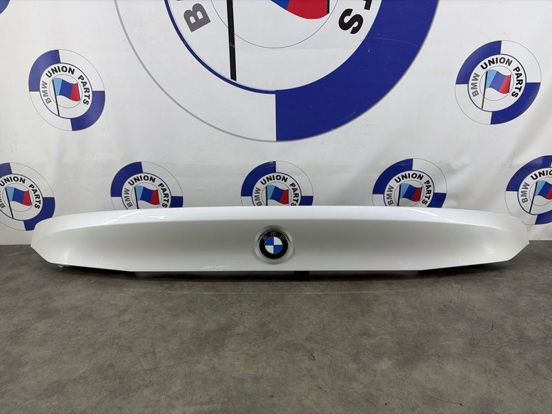 Накладка крышки багажника BMW 5 G32