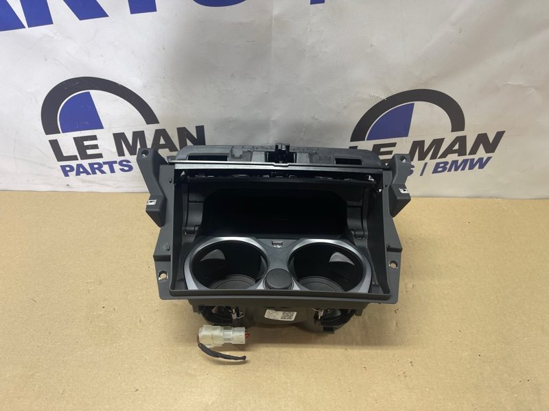 Подстаканник BMW 8 G14 G15 G16