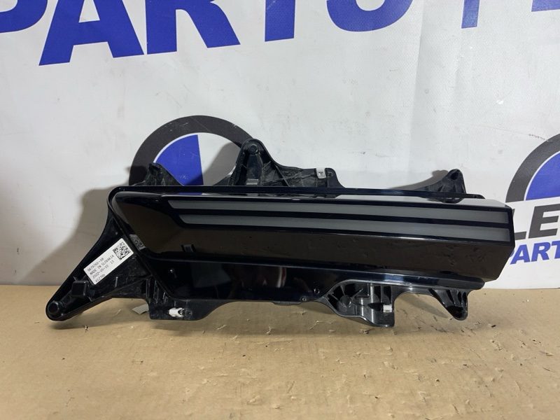 Фонарь в крышку багажника задний правый BMW XM G09