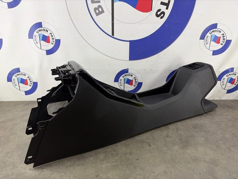 Подлокотник BMW 2 U06