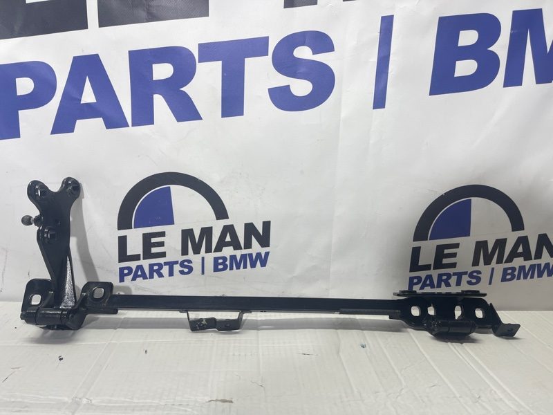 Петля двери правая BMW i8 L15