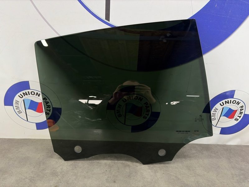 Стекло двери заднее правое BMW 8 G16 2019