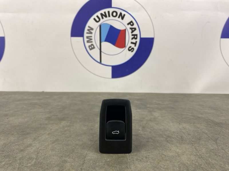 Кнопка открывания багажника BMW 3 G20 G80