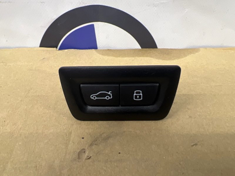Кнопка открывания багажника BMW 3 G20