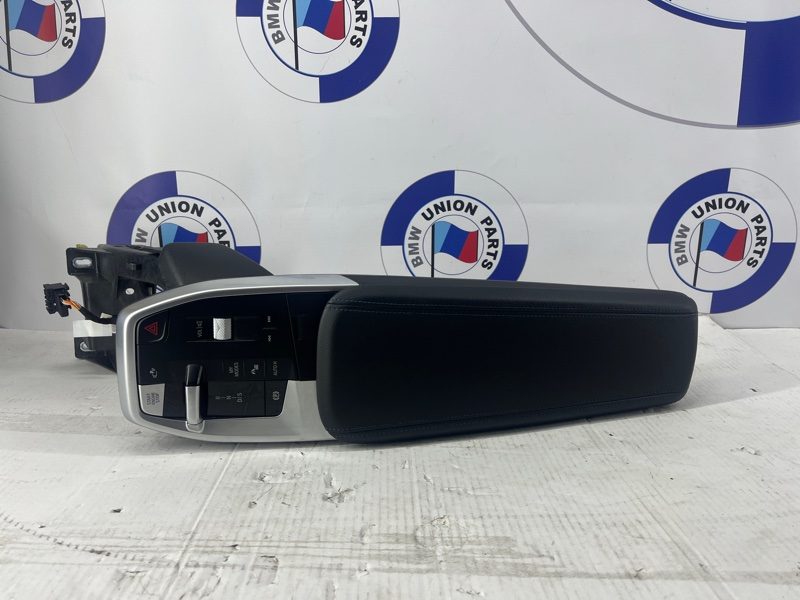 Подлокотник передний BMW X1 U11 2022