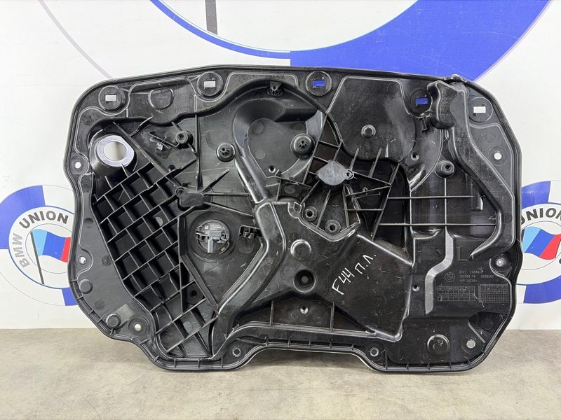 Обшивка боковой двери передняя левая BMW 2 F44