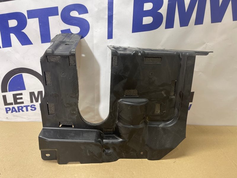 Кожух рулевой рейки правый BMW X5 X6 X7 G05 G06