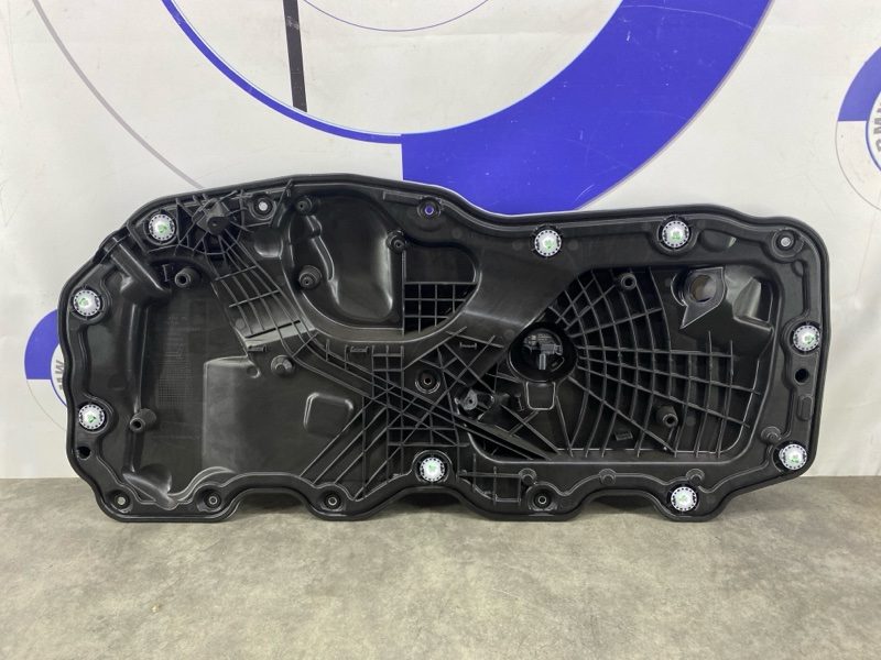 Обшивка боковой двери передняя правая BMW M4 G82