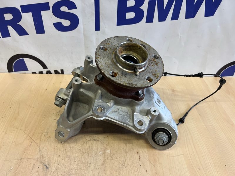 Кулак поворотный задний левый BMW XM G09