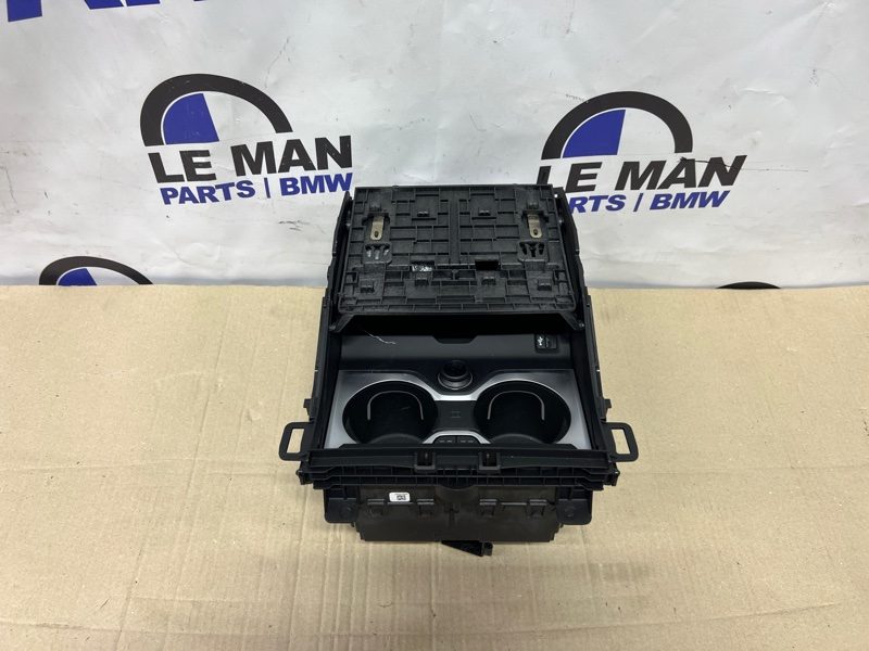 Подстаканник с зарядкой в сборе BMW X5 X6 X7 G05
