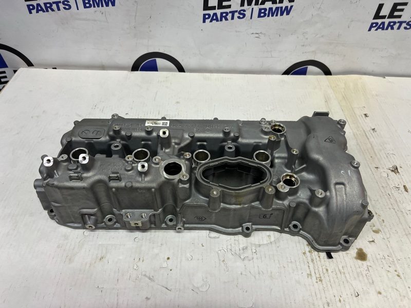 Крышка блока ГРМ BMW 8 G15 N63B44D
