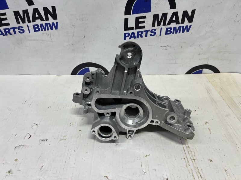 Помпа насос водяной BMW X5 G05 B58B30P