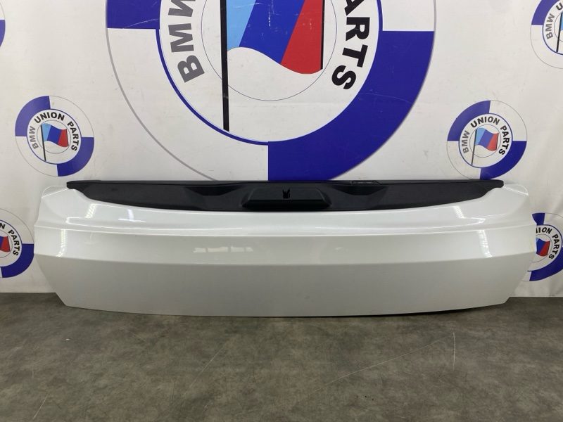 Борт крышки багажника BMW X7 G07