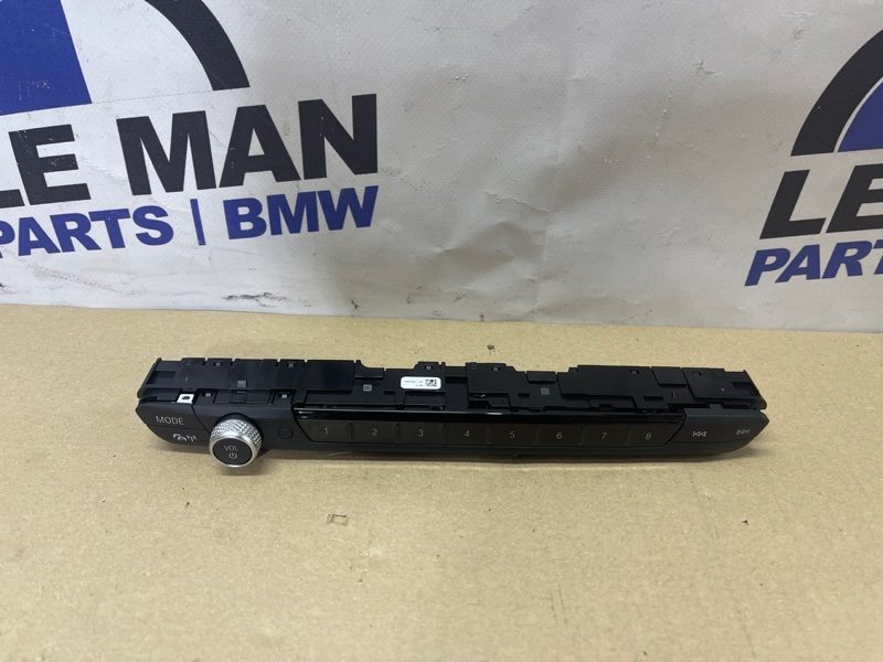 Блок управления магнитолой BMW M8 F91 F92 F93