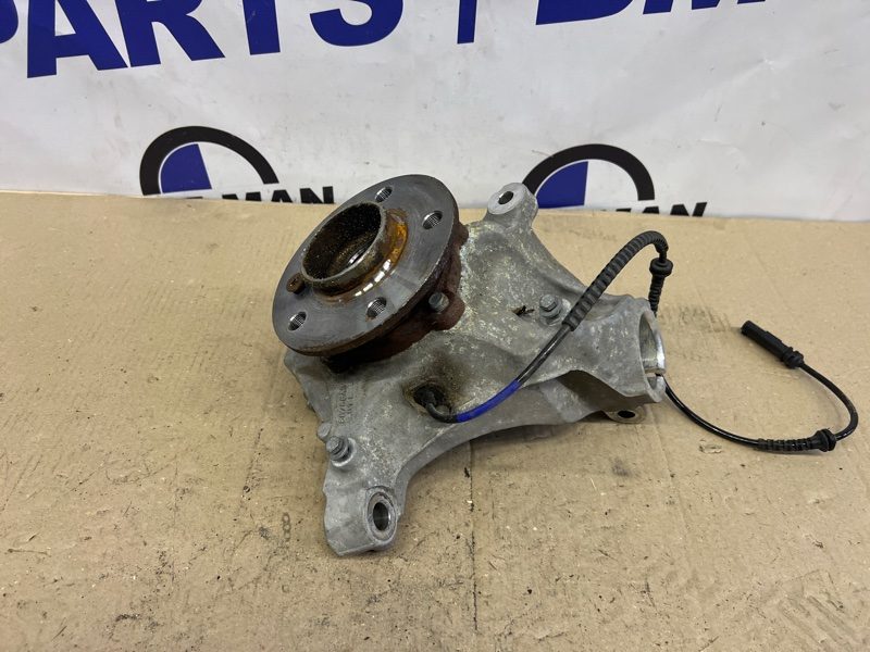 Кулак поворотный передний левый MINI F55 F56
