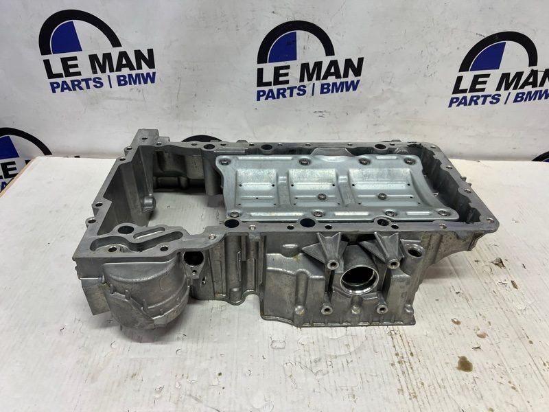 Поддон двигателя BMW 8 G15 N63B44D