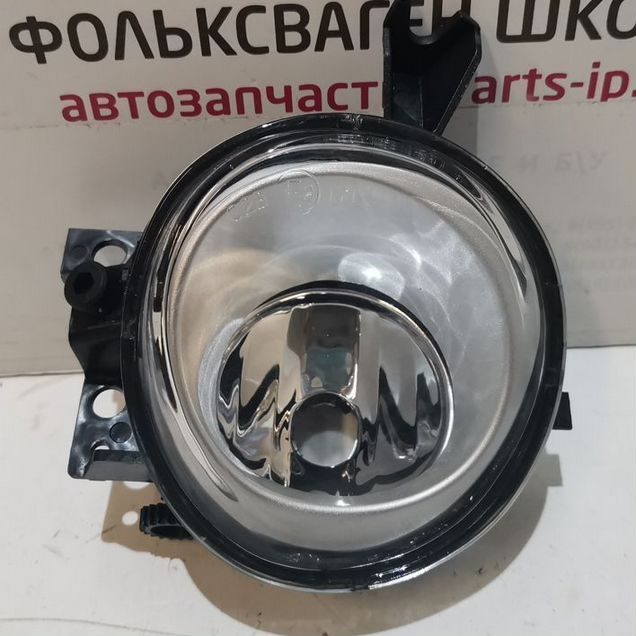 Противотуманная фара передняя левая Touareg 02-06