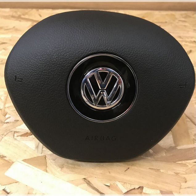 Крышка подушки безопасности в руль VW Polo Sedan
