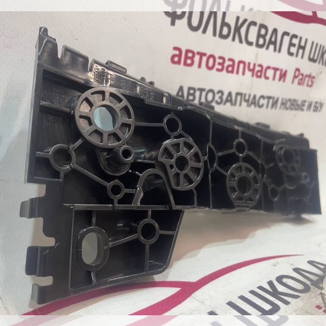 Кронштейн переднего бампера правый Haval Jolion