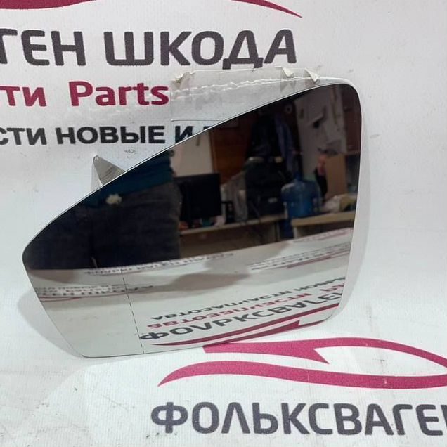Зеркальный элемент левый Фольксваген Тигуан 2