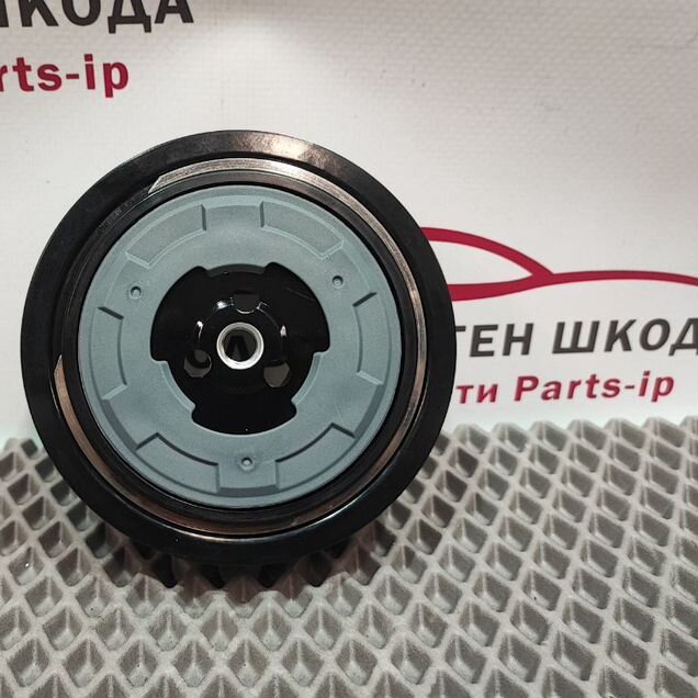 Шкив компрессора кондиционера в сборе
