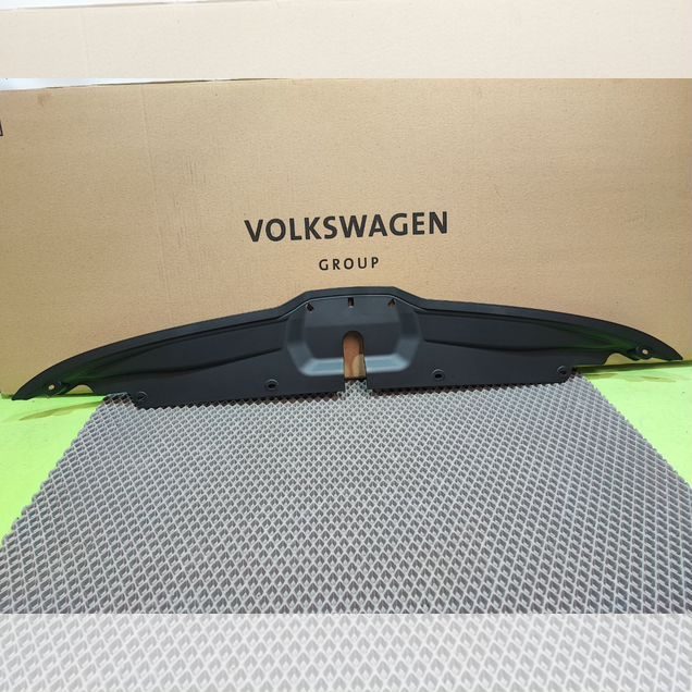 Накладка замка капота Skoda Kodiaq