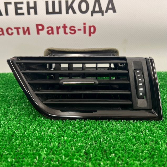 Дефлектор воздушный правый Skoda Octavia a7