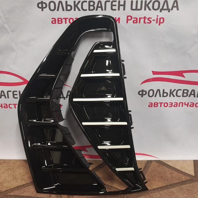 Накладка туманки правая Haval Jolion