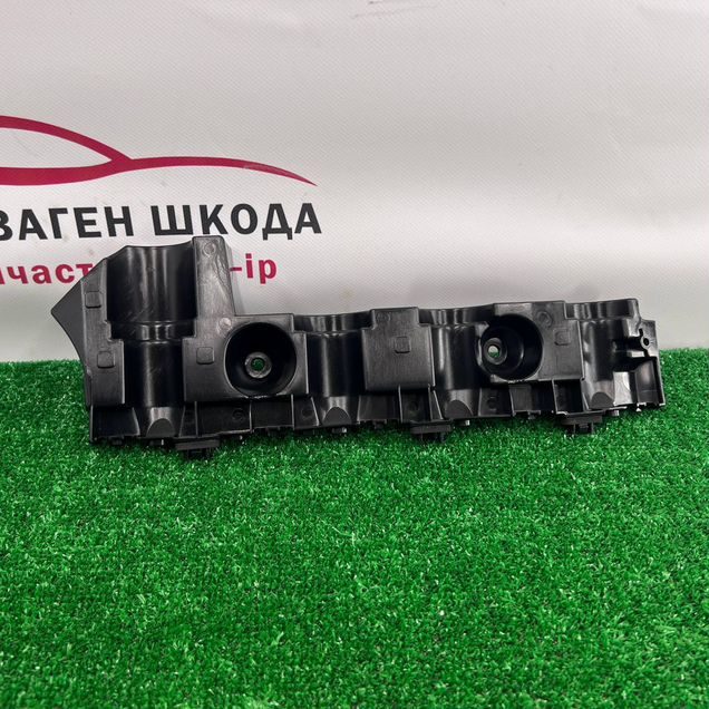 Крепление бампера заднее левое Renault Arkana