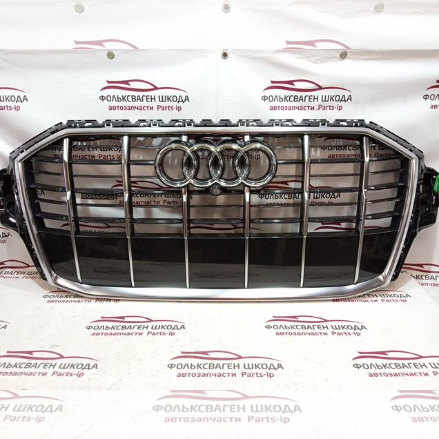 Решетка радиатора Audi Q7