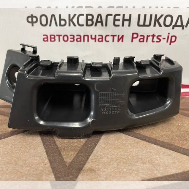 Крепление под фонарь правое Geely Emgrand SS 11