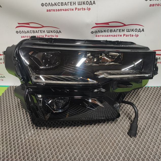 Фара правая Skoda Karoq