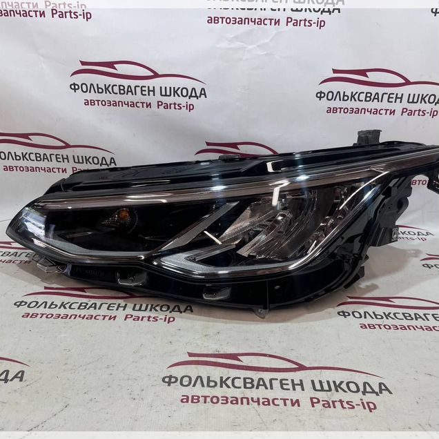 Фара левая Volkswagen Golf 8