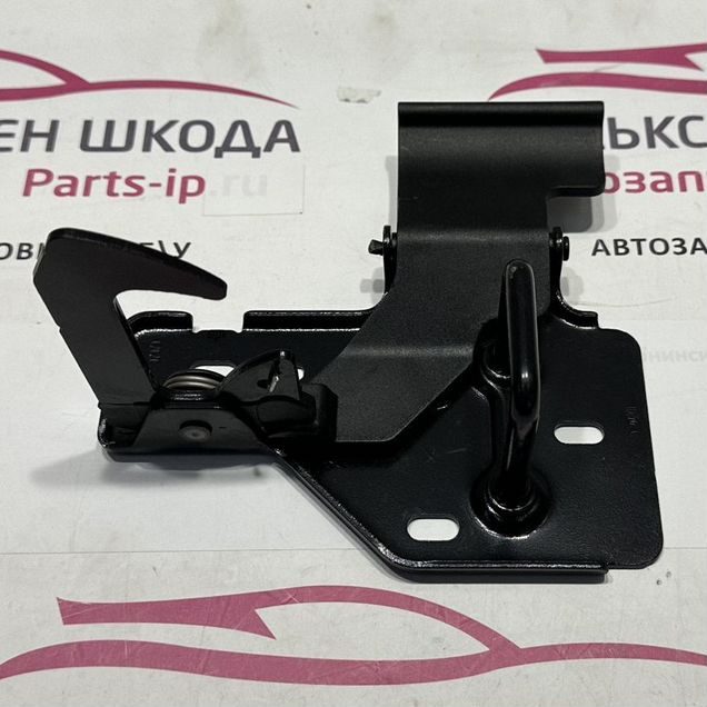 Крюк замка капота Volkswagen Touareg