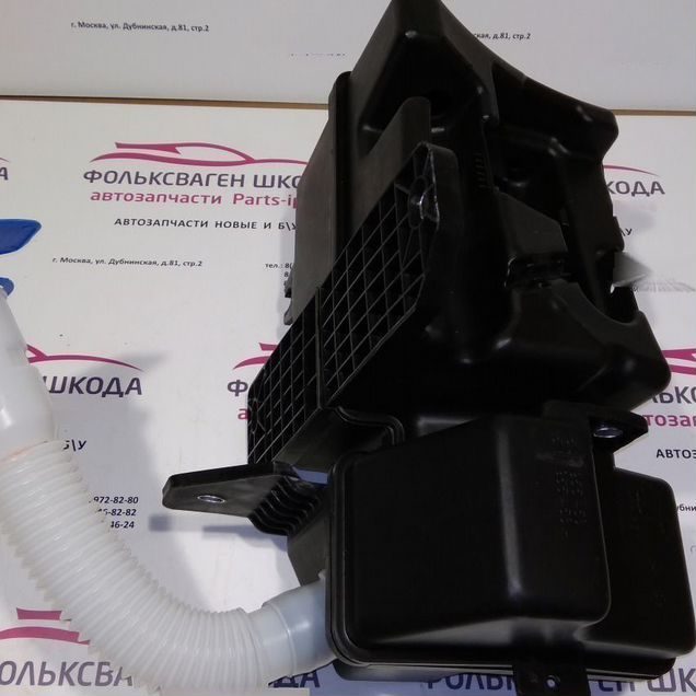 Бачок стеклоомывателя VW 5N0955453G Тигуан