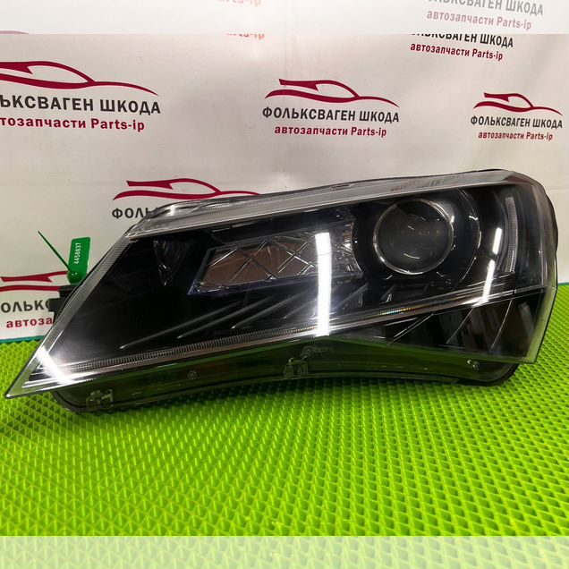 Фара левая Skoda Superb 3
