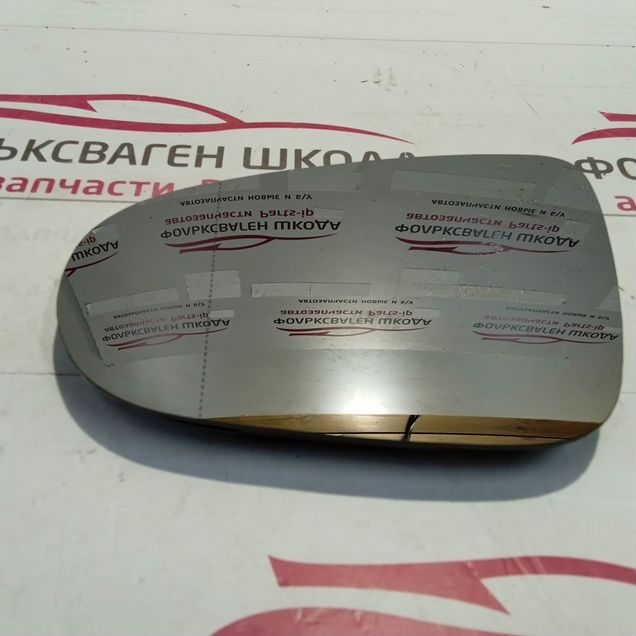 Стекло зеркала левого заднего вида Golf 6