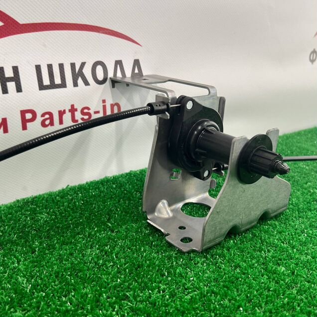 Трос замка капота Skoda Kodiaq