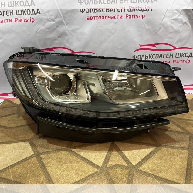 Geely Atlas pro правая фара