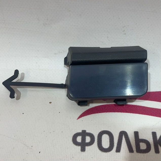 Заглушка буксира левая Touareg