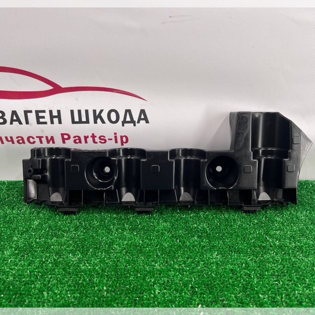 Крепление бампера заднее правое Renault Arkana