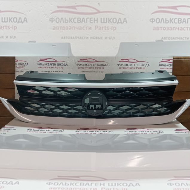 Решетка радиатора Volkswagen Taos