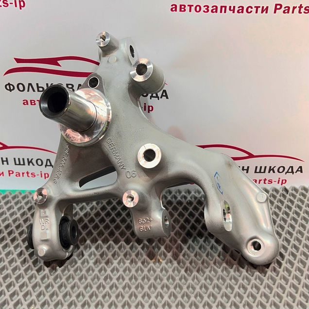 Кулак задний правый Volkswagen Skoda Audi