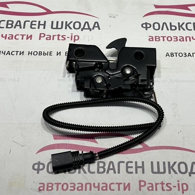 Замок капота нижний Skoda Octavia A7