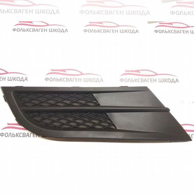 Заглушка противотуманной фары левая Jetta 6 рест