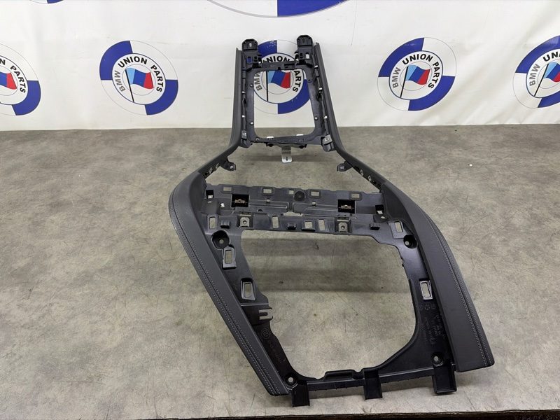 Накладка центральной консоли BMW 8 G14 G15 G16